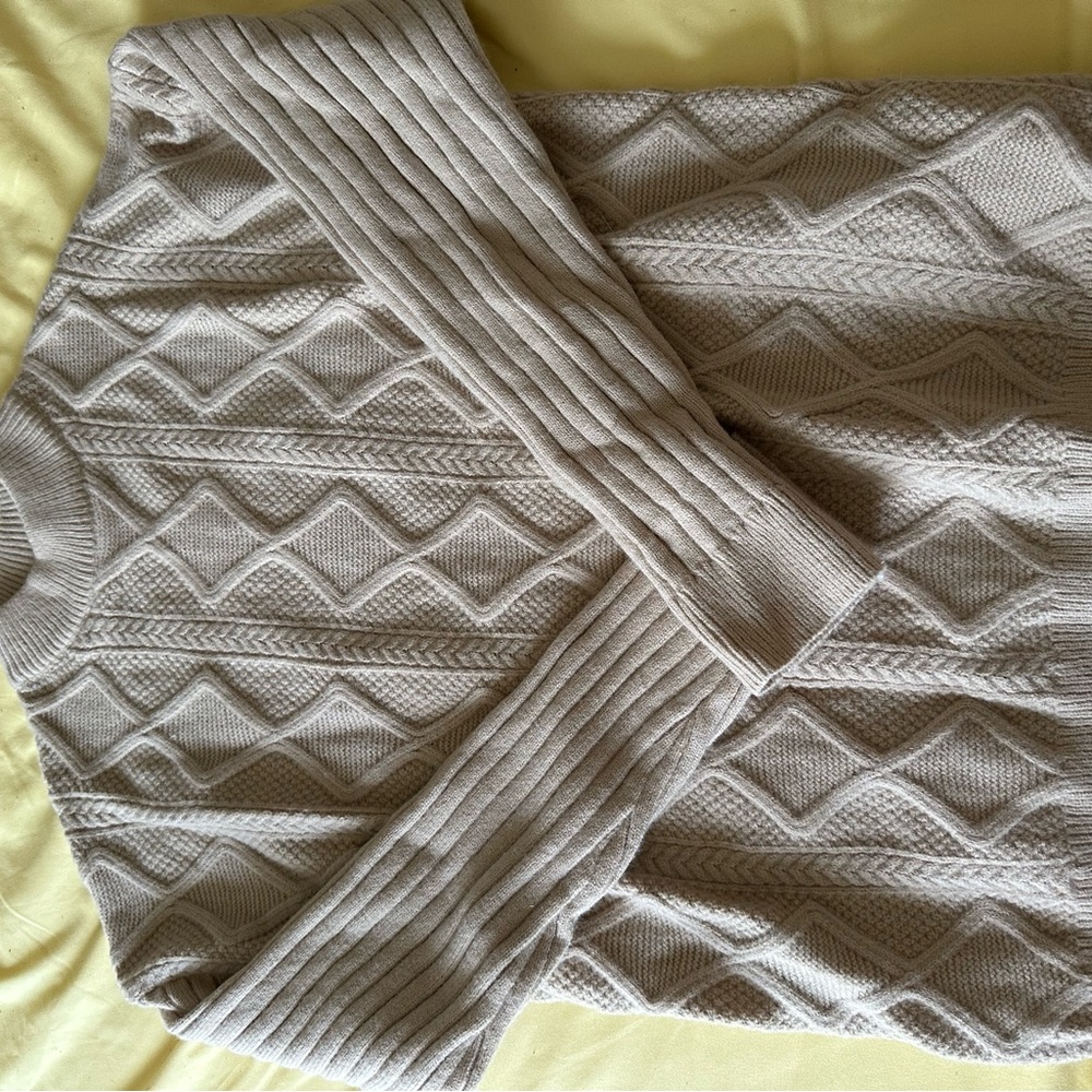 aelfric eden 90s retro cable knit sweater